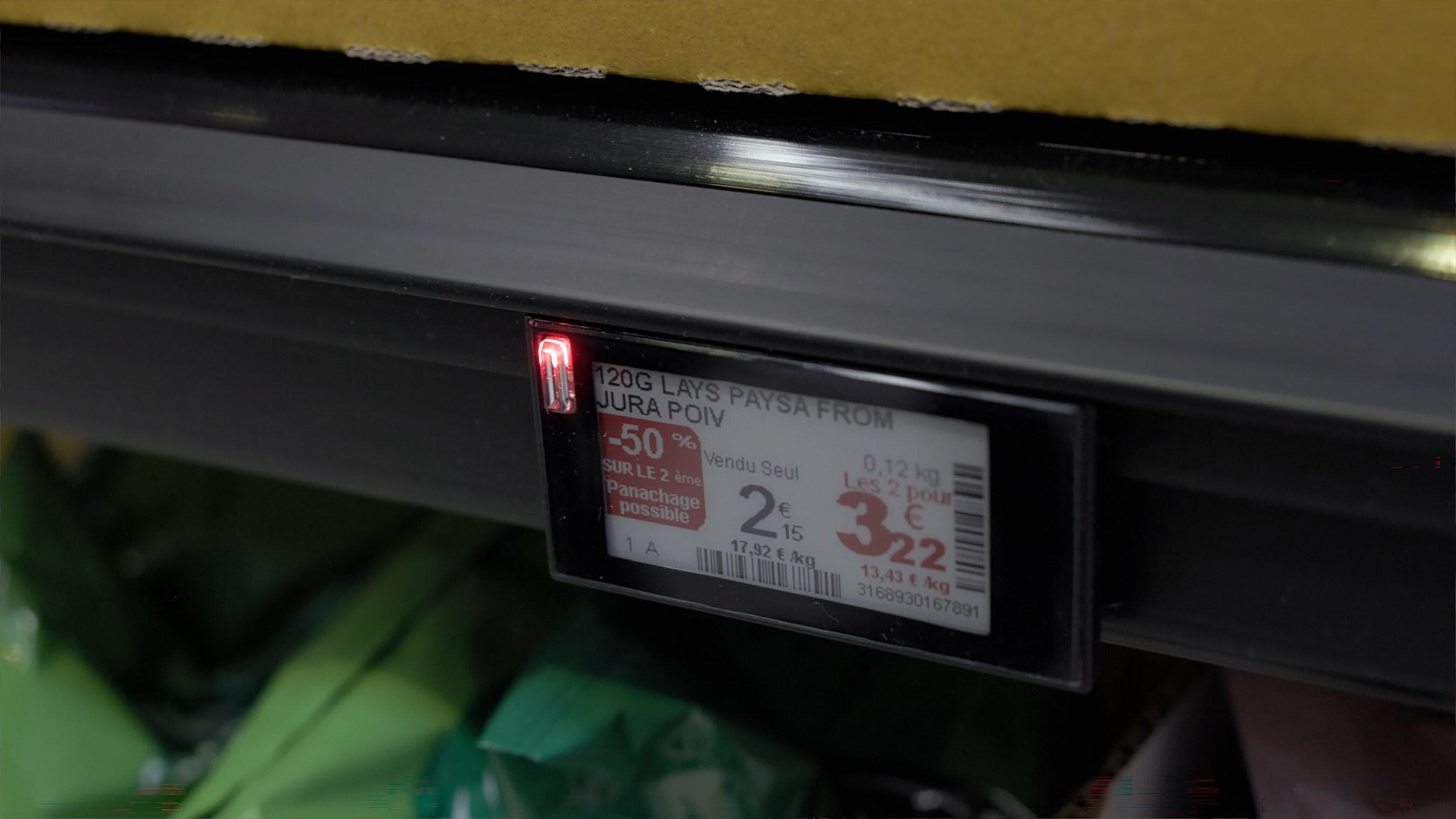 An Ithina device in a retail environment